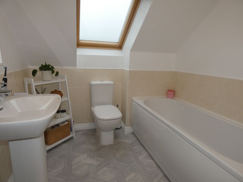 Family Bathroom - click for photo gallery